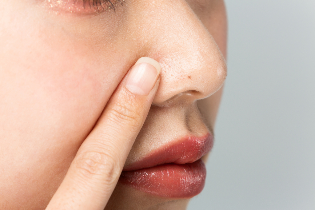 【岐阜で毛穴治療を受けるなら？】皮膚科と美容皮膚科の違いと、自分に合う選び方を解説